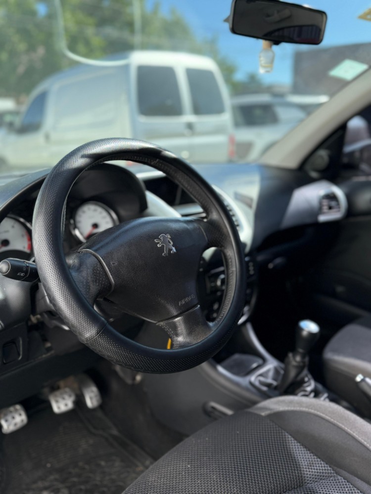 Peugeot 207 1.4 HDI — foto 2